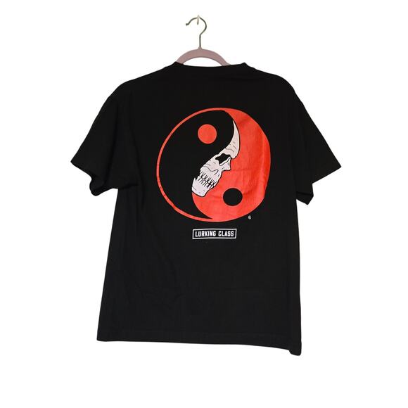 Lurking Class Unisex Sz M Yin Yang Skull Black Red Graphic Tee Punk Goth Skater - Picture 5 of 8